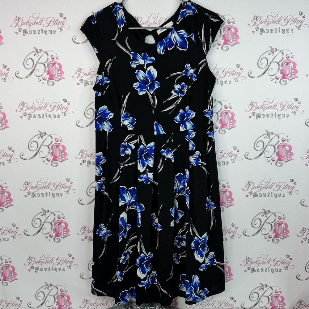 Ricki's dress flowers Black blue Blue Floral Dress keyhole opening back